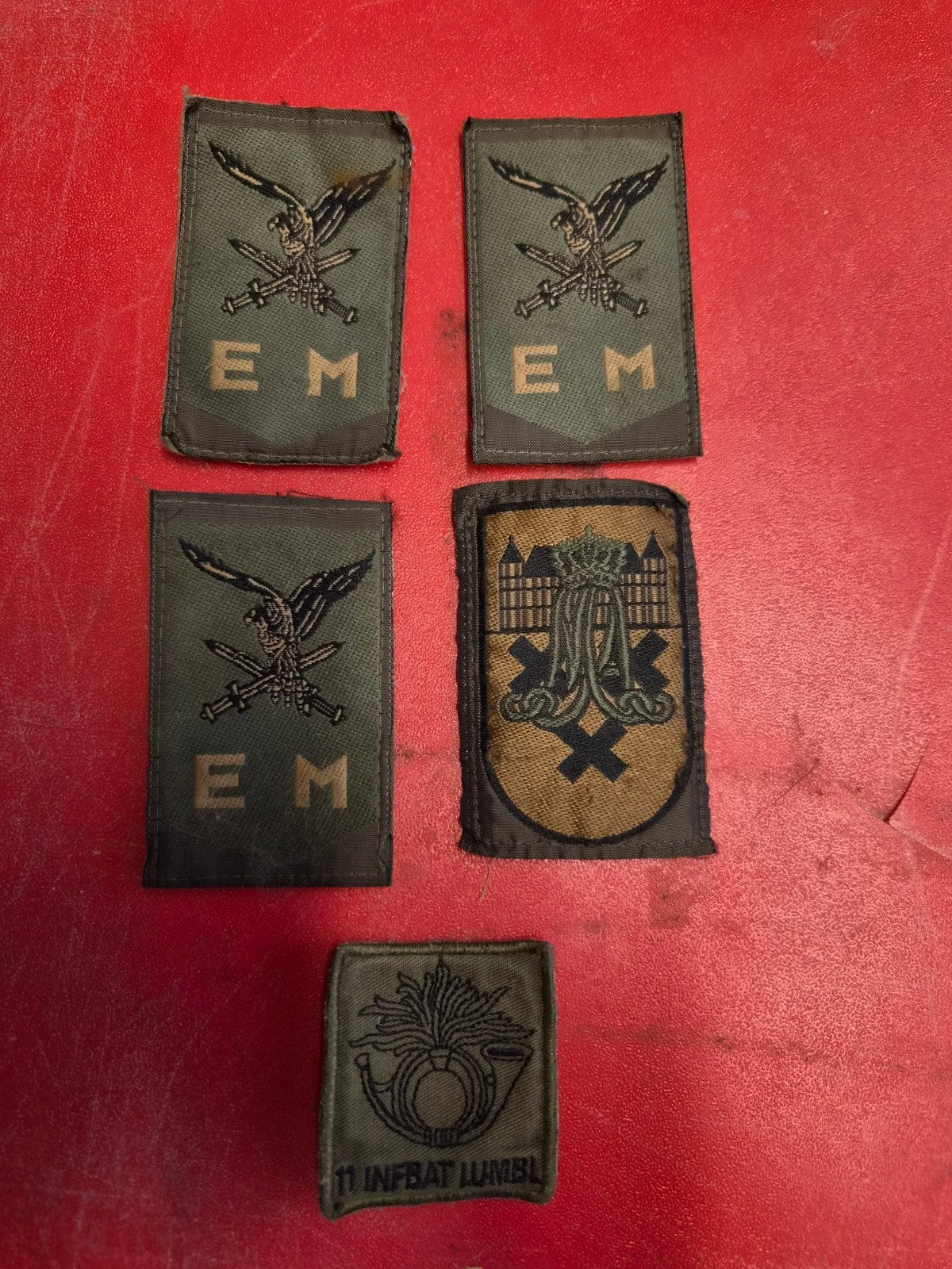 schouder en borstembleem, Verzamelen, Militaria | Algemeen, Ophalen, Landmacht, Nederland, Embleem of Badge