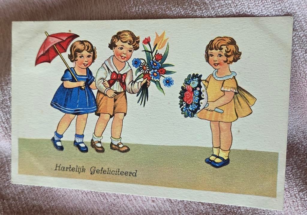 Jongen en meisje brengen bloemen bij jarig meisje, Verzenden, 1920 tot 1940, Gelopen, Kinderen