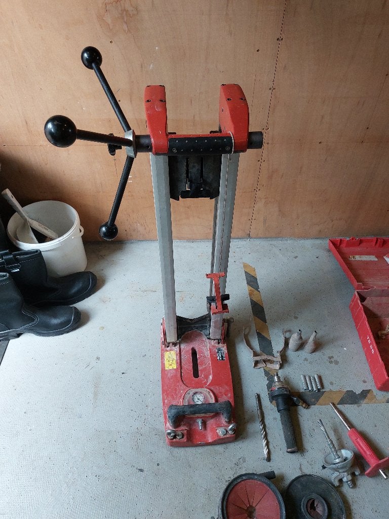 Statief hilti DD130-RIG met toebehoren, Ophalen, Gebruikt, Kolomboormachine
