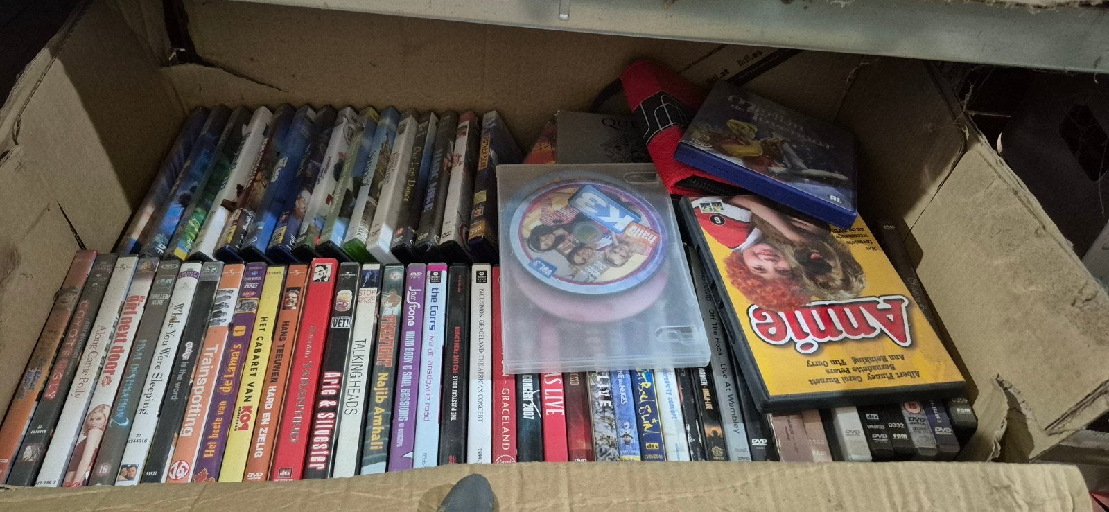 Grote doos vol met diverse film- en muziek-dvd's, Alle leeftijden, Ophalen, Gebruikt