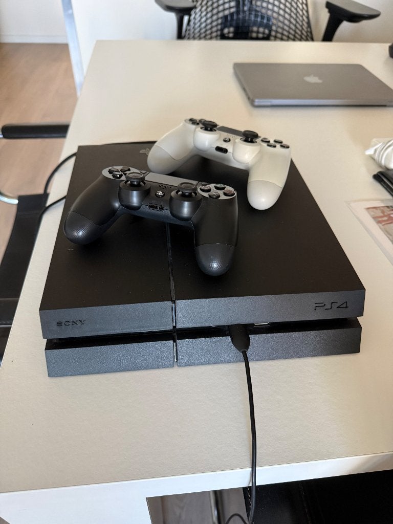 Playstation 4 (500 GB) + 2 controllers + 3 games, Spelcomputers en Games, Ophalen, Met 2 controllers, Zo goed als nieuw, Original