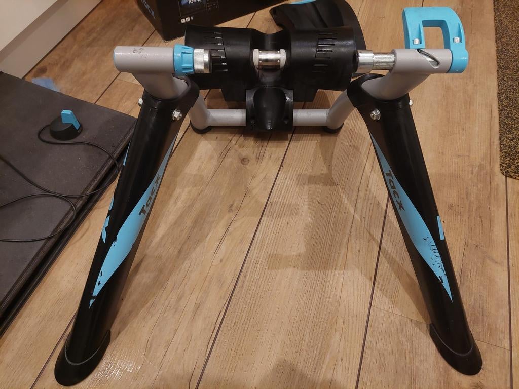 Tacx Genius Smart trainer (Zwift) met mat en originele doos, Ophalen of Verzenden, Gebruikt, Overige typen