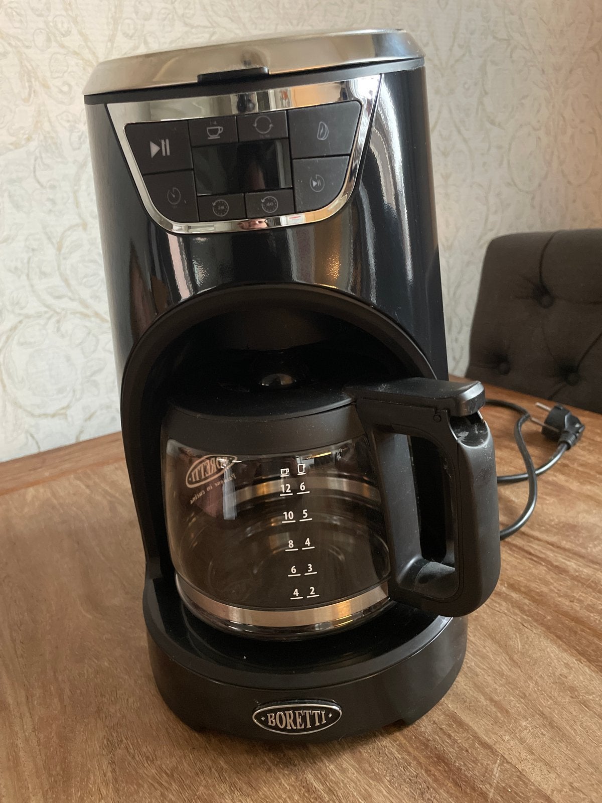 Boretti Koffiezetapparaat - Zwart, Witgoed en Apparatuur, Afneembaar waterreservoir, Gebruikt, 10 kopjes of meer, Koffiemachine
