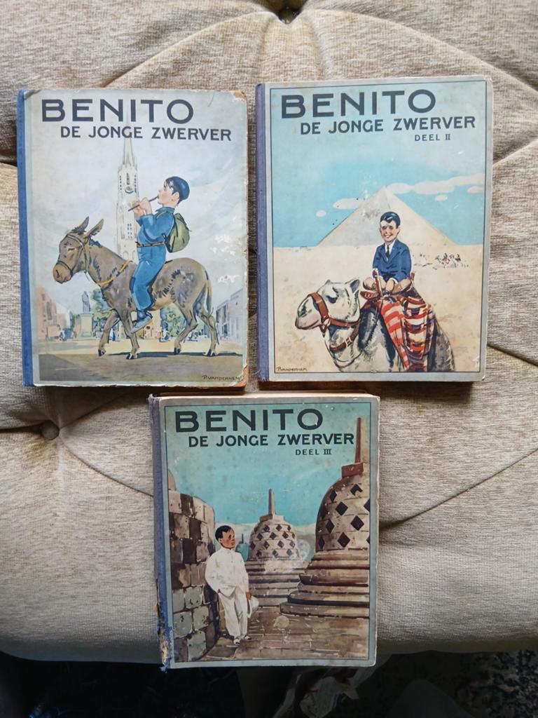 Complete set BENITO DE JONGE ZWERVER, Boeken, Prentenboeken en Plaatjesalbums, Ophalen of Verzenden, Gelezen