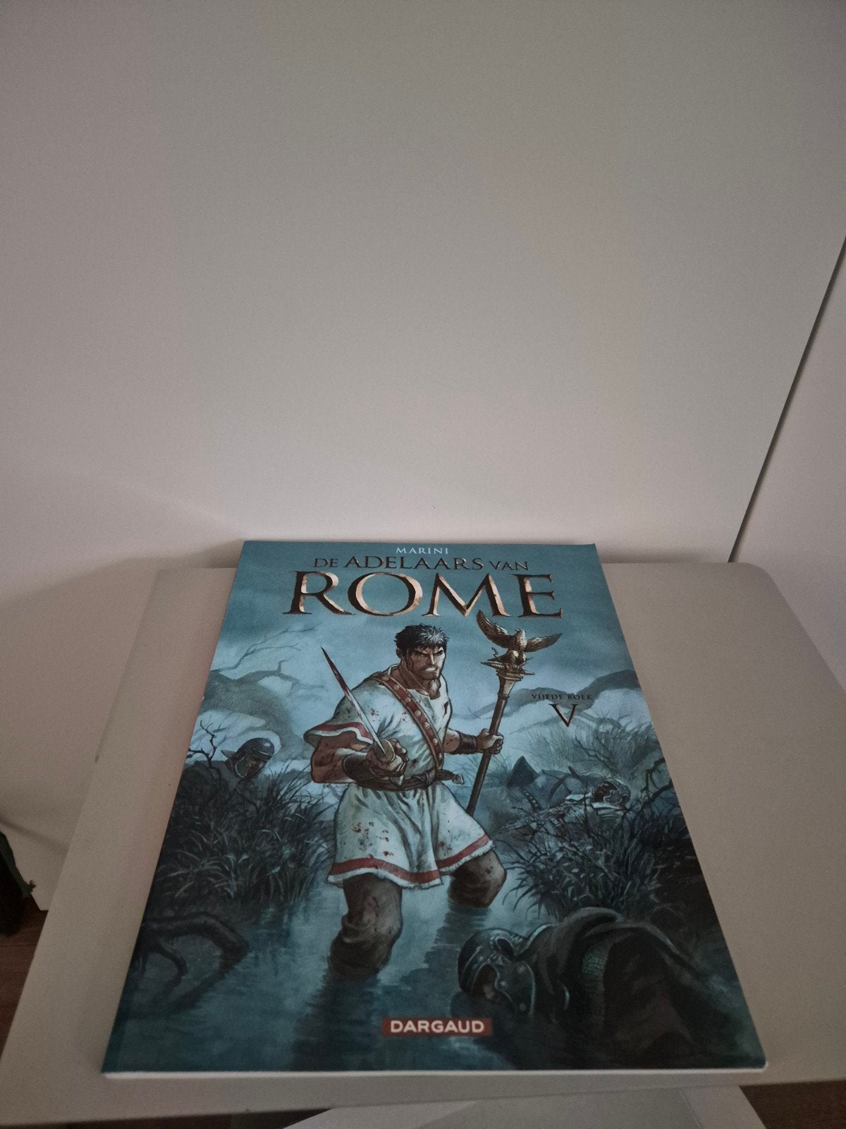 De adelaars van Rome 5: Vijfde boek - Marini (Dargaud), Boeken, Stripboeken, Eén stripboek, Ophalen of Verzenden, Zo goed als nieuw
