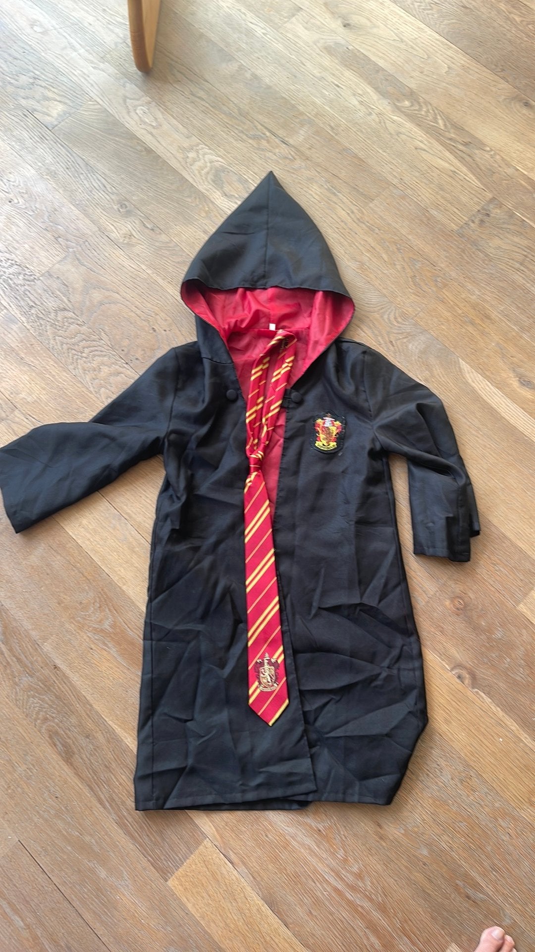 Harry Potter Griffoendor luxe cape met stropdas, Ophalen of Verzenden, Zo goed als nieuw