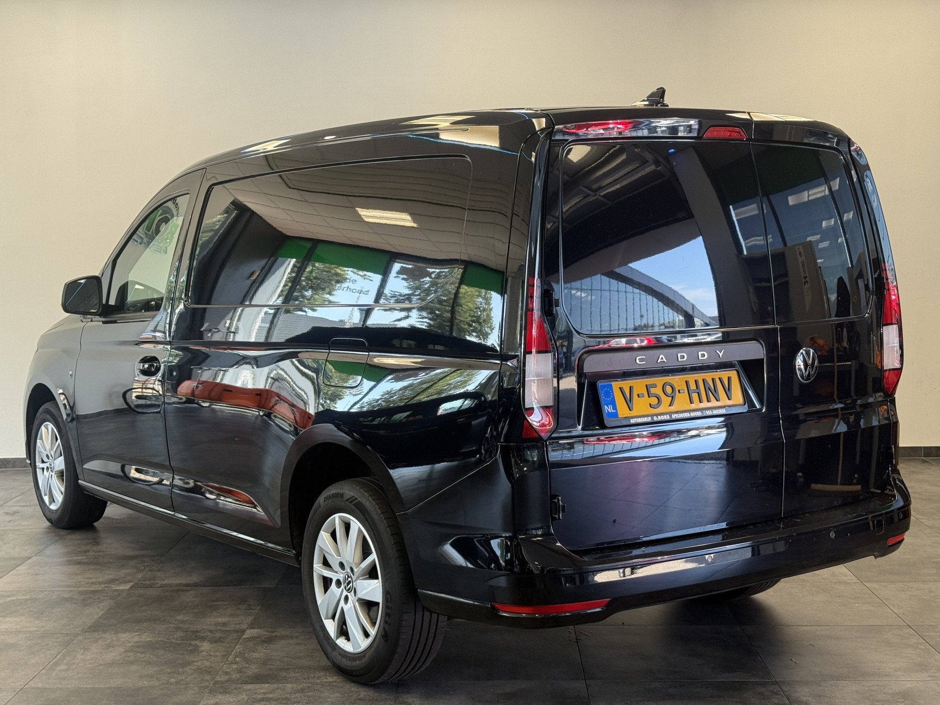 Volkswagen Caddy Cargo Maxi 1.5 TSI Style PDC Navigatie, 4 cilinders, Volkswagen, 116 pk, Zwart