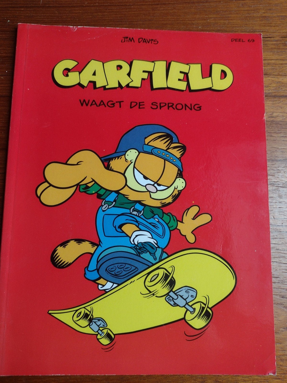 Garfield Waagt De Sprong - Deel 69 door Jim Davis, Eén stripboek, Ophalen of Verzenden, Gelezen, Jim Davis