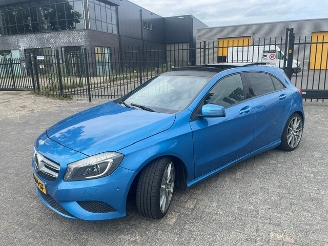 Mercedes-Benz A-Klasse A180 1.6 Blue Efficiency 2012 PANO, Achterwielaandrijving, Zwart, 4 cilinders, Blauw