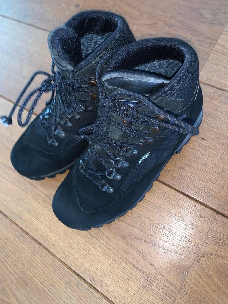 Zwarte Meindl  wandelschoenen met vibram zool maat 40 zgan, Ophalen of Verzenden, Zo goed als nieuw, Schoenen