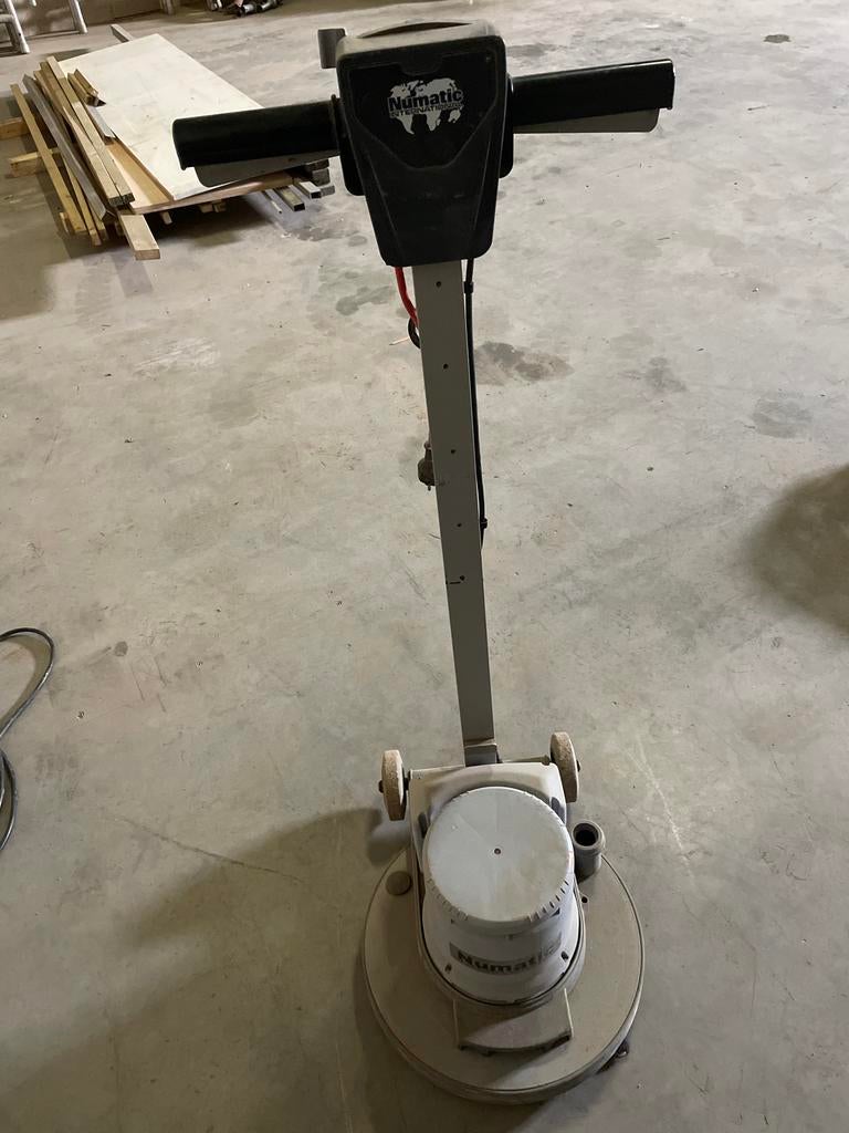 Numatic  parketschuurmachine, Doe-het-zelf en Verbouw, Ophalen, Gebruikt, 1200 watt of meer, Overige typen