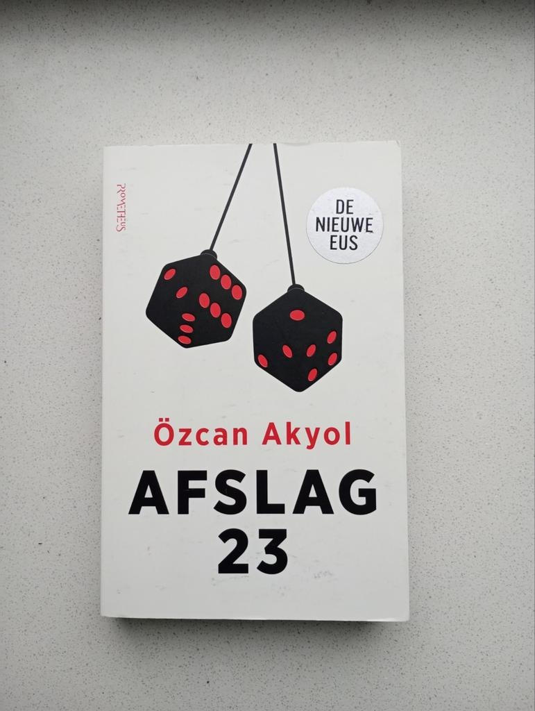 Afslag 23 - Özcan Akyol, Ophalen of Verzenden, Gelezen