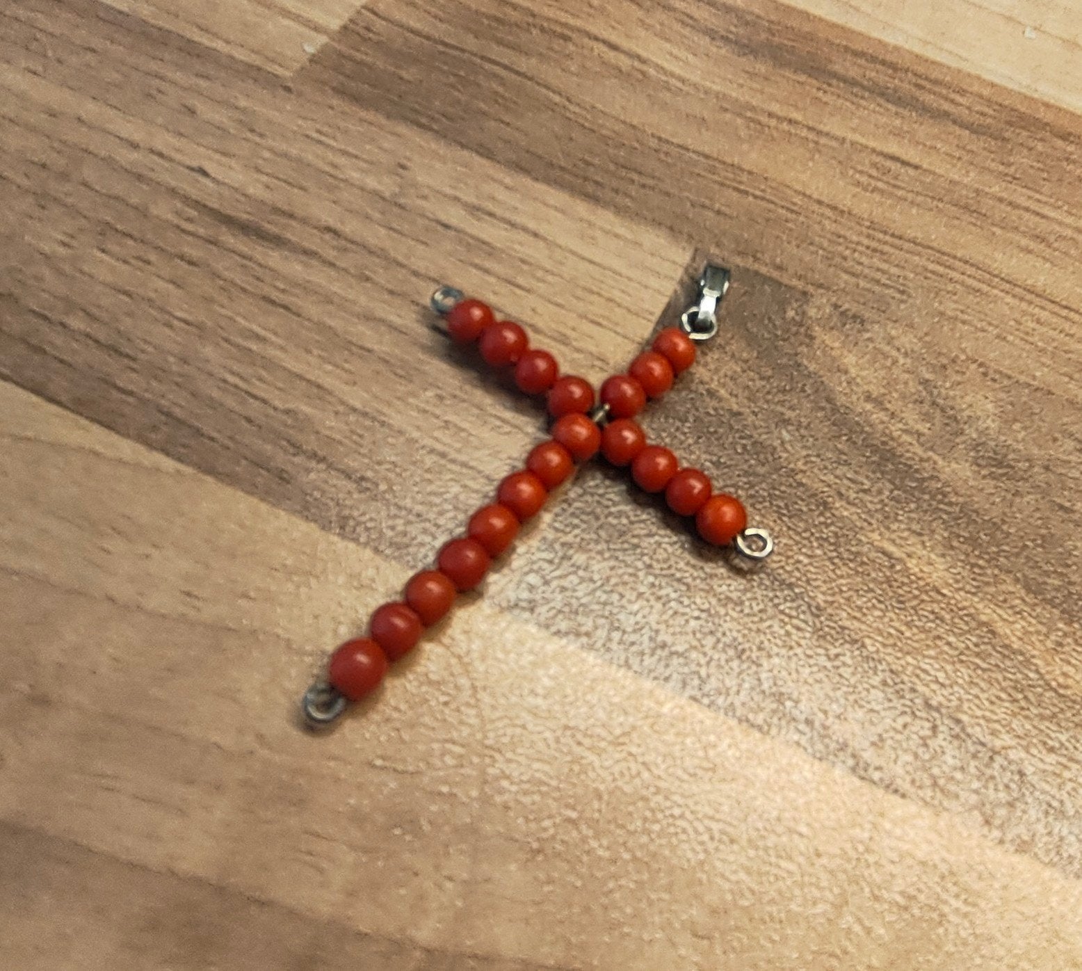 antiek handgemaakt kruisje van bloedkoraal, Sieraden, Tassen en Uiterlijk, Ophalen of Verzenden