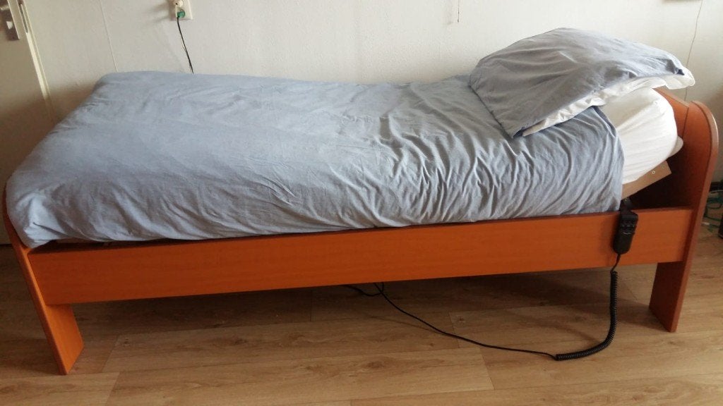 seniorenbed, Huis en Inrichting, Slaapkamer | Bedden, Ophalen, Verstelbaar, Zo goed als nieuw, Overige maten