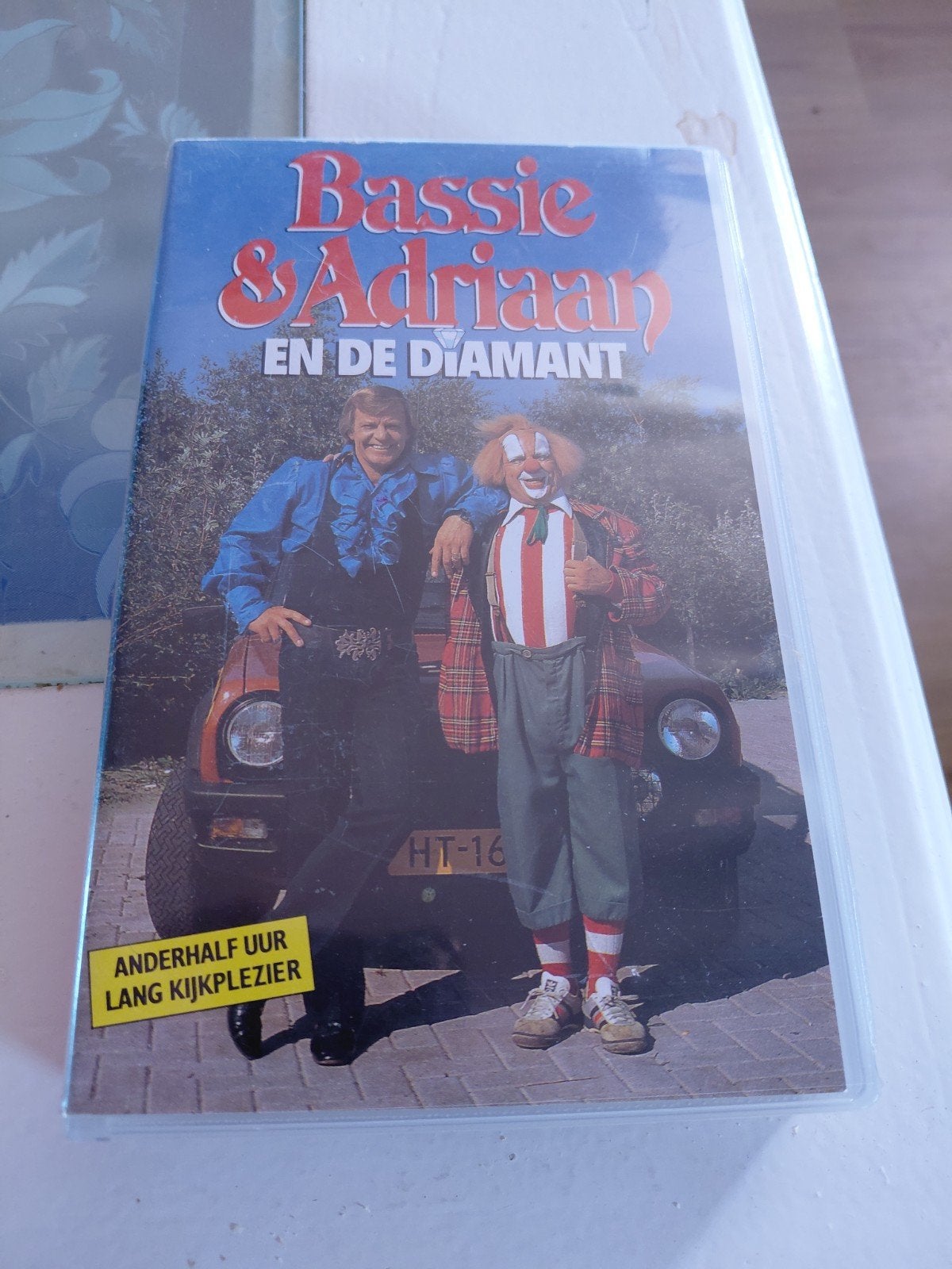 Bassie en Adriaan en de Diamant videoband. Bart smit sticker, Gebruikt, Alle leeftijden, Kinderprogramma's en -films, Overige typen