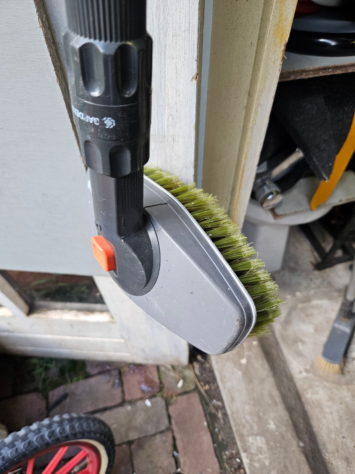 Gardena wasborstel op steel, Ophalen, Zo goed als nieuw