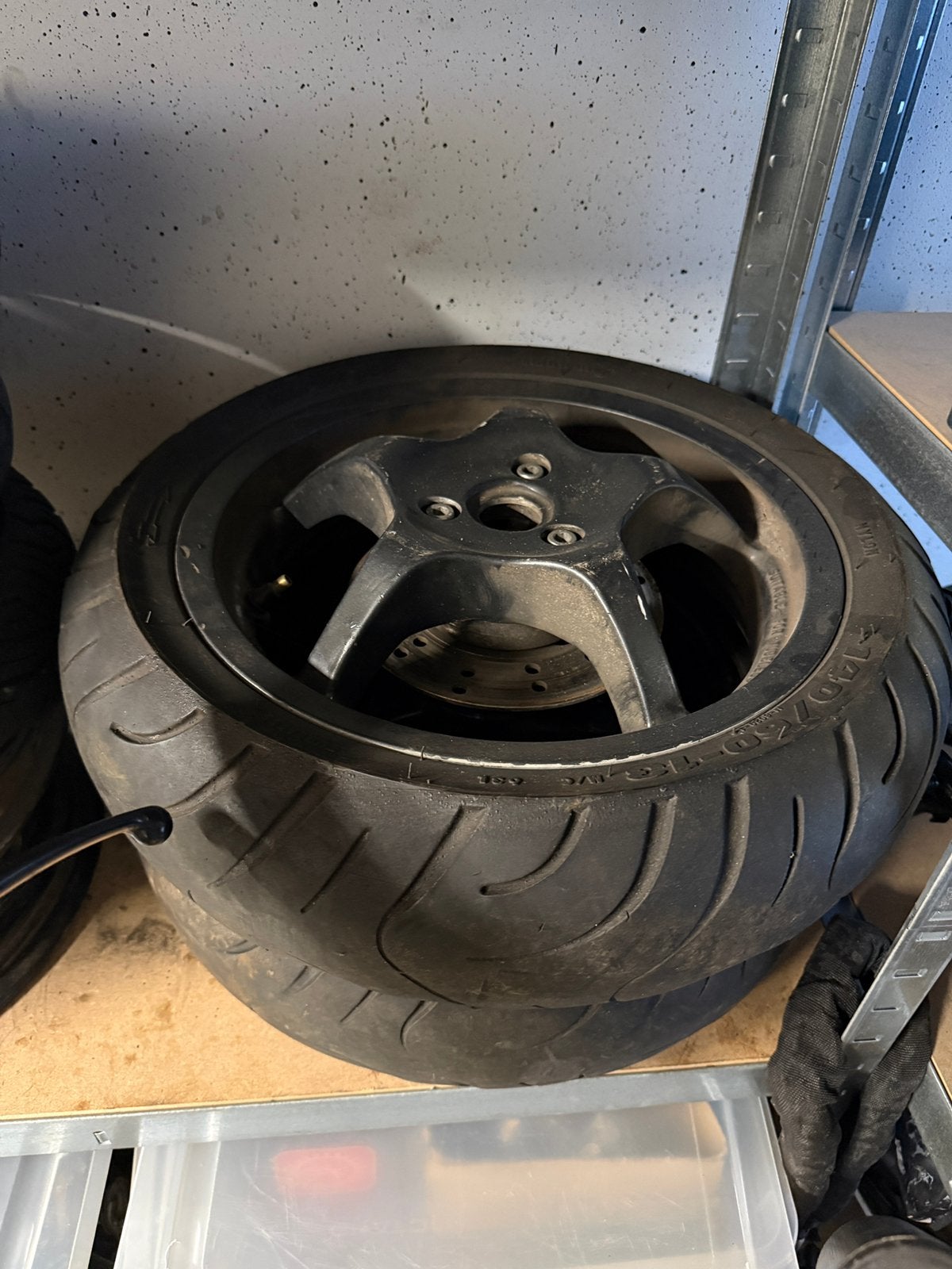 2x Yamaha Aerox achter velg met band, Ophalen of Verzenden, Zo goed als nieuw, Overige typen