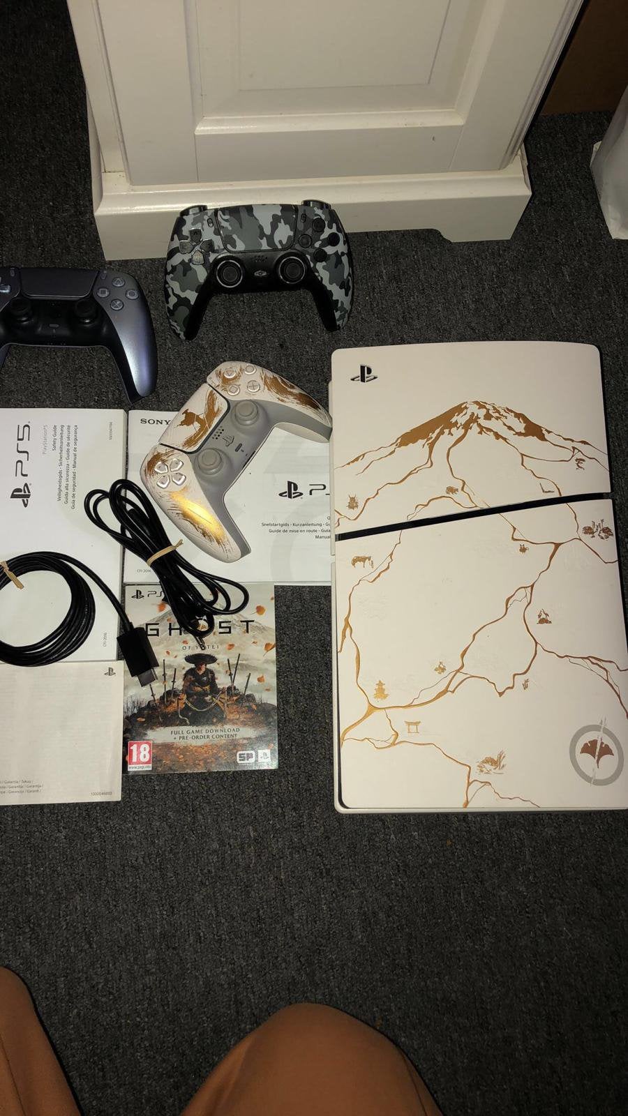 Ps5 ghost of yotei limmeted edition.    Disc versie, Spelcomputers en Games, Ophalen of Verzenden, Zo goed als nieuw, 250 GB, Met 1 controller