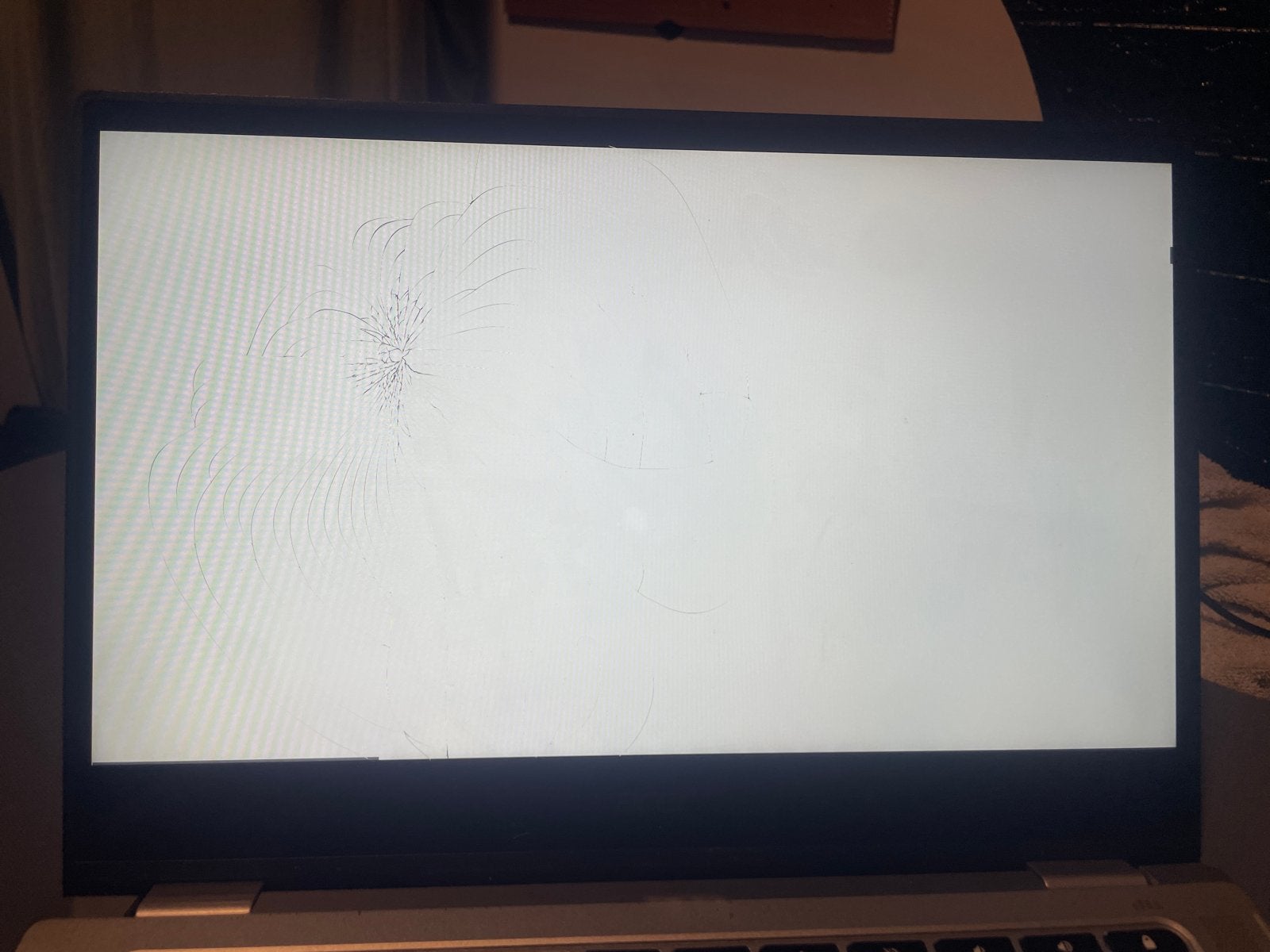 Laptop met kapot scherm - Werkt nog wel, Ophalen of Verzenden, Touchscreen, Gebruikt, Qwerty