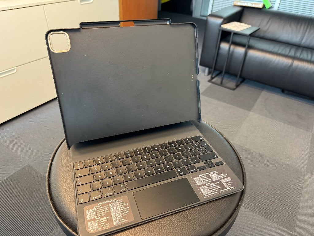 Apple iPad Magic Keyboard voor iPad Pro 12.9 (3e/4e gen), Gebruikt, Ophalen of Verzenden, IPad Pro 12.9 (3e en 4e generatie) (A1998)