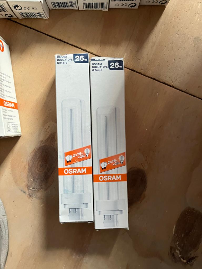 OSRAM DULUX D/E 26W G24q-3 Spaarlampen (2 stuks), Ophalen of Verzenden, Zo goed als nieuw