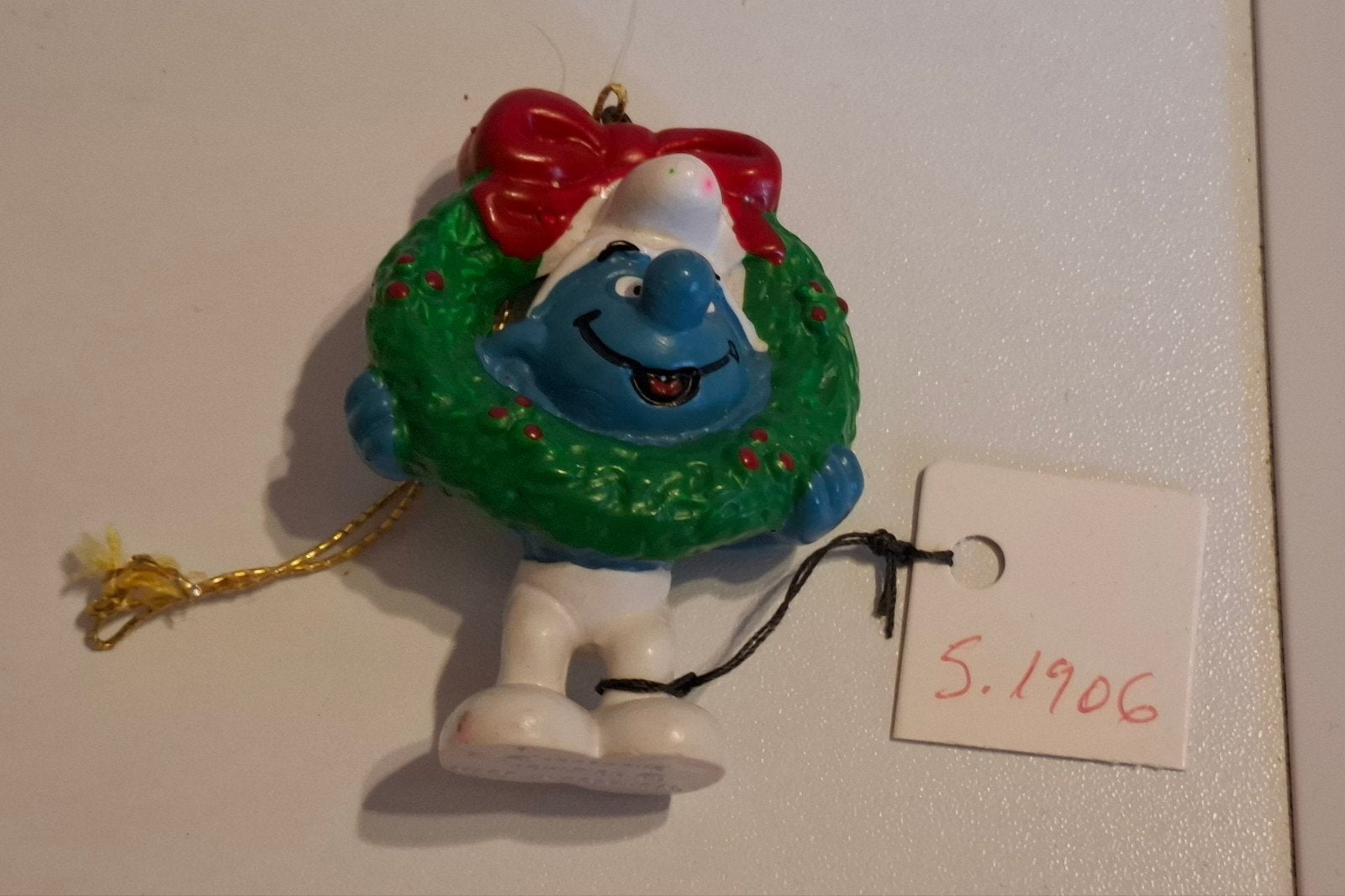 51906 Kerstsmurf met kerstkrans - Schleich , Verzamelen, Smurfen, Ophalen of Verzenden, Zo goed als nieuw