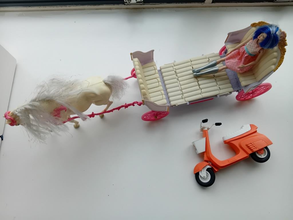 Barbie koets en scooter, Ophalen, Gebruikt, Barbie