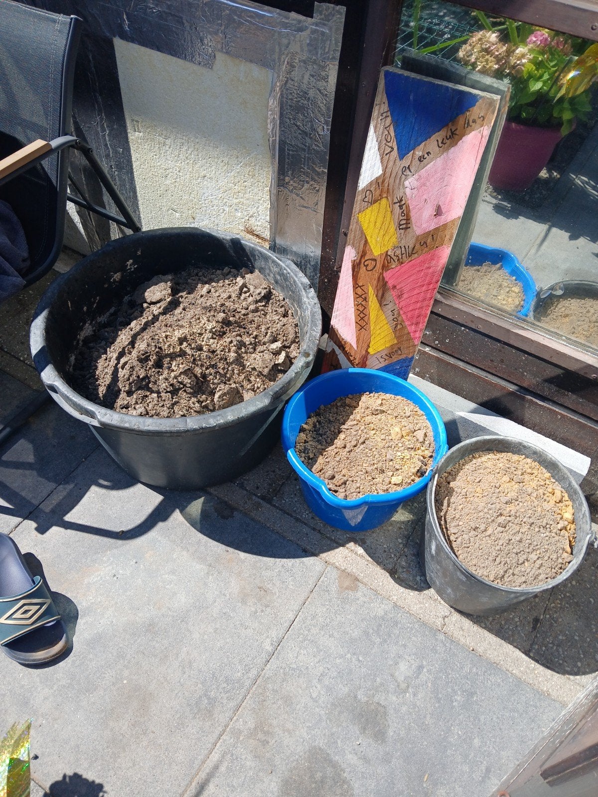 Gratis Zand: Zwart en Geler Zand (6 kuub beschikbaar), Ophalen