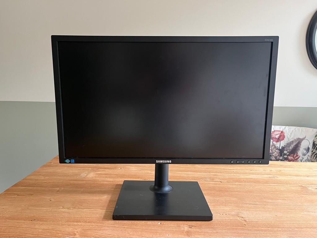 Monitor Samsung S24E450B, Ophalen, Full HD, Zo goed als nieuw, DVI