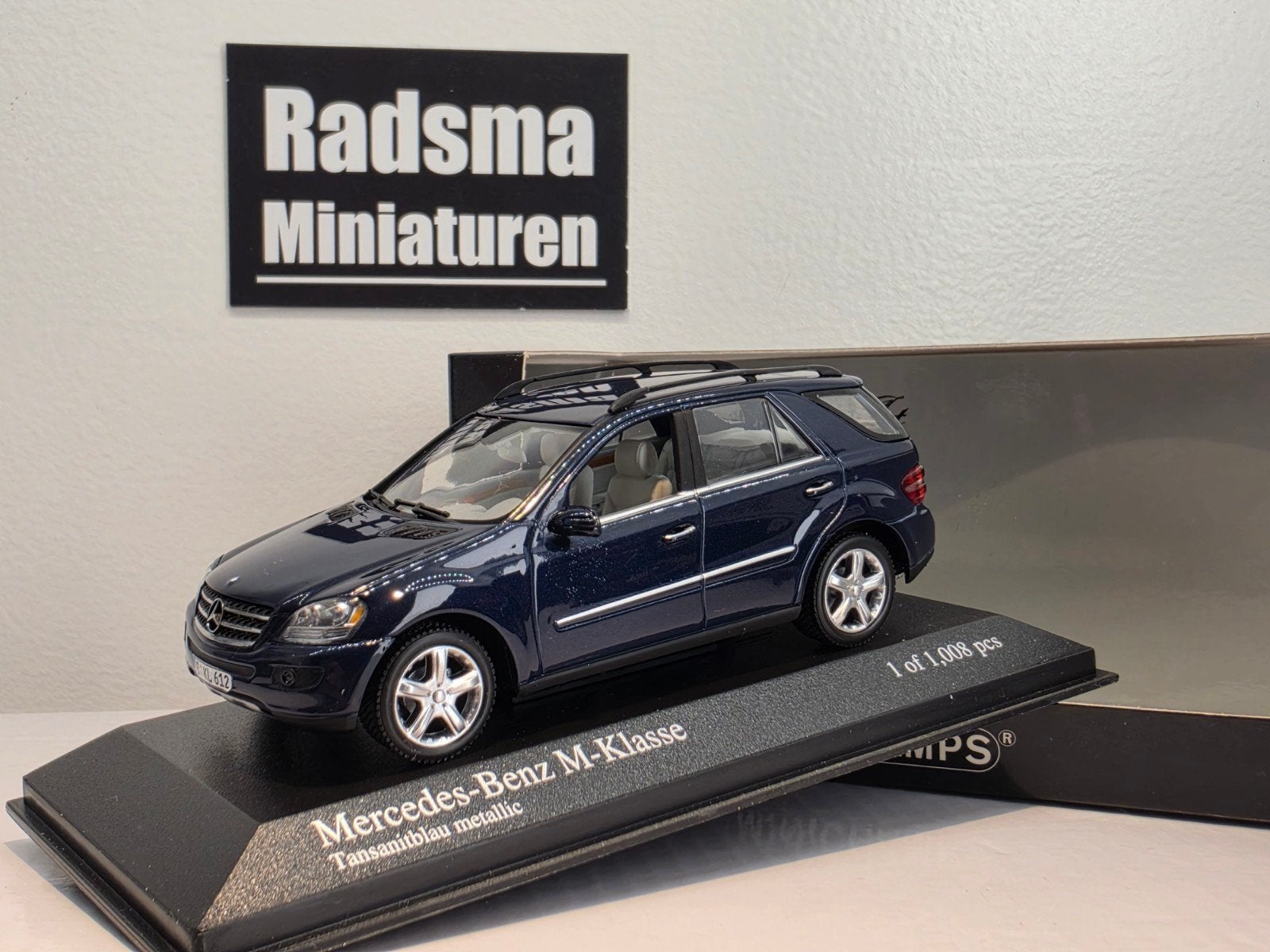 Mercedes-Benz ML Klasse - Tansanitblue - 1:43 Minichamps, Auto, Nieuw, Ophalen of Verzenden, MiniChamps