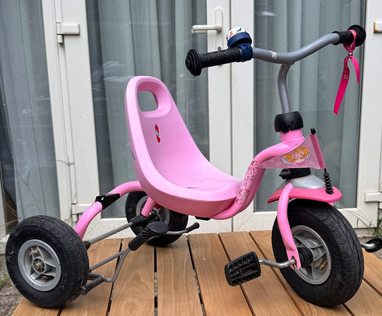 Roze kinderdriewieler met luchtbanden, Ophalen, Zo goed als nieuw, Minder dan 16 inch