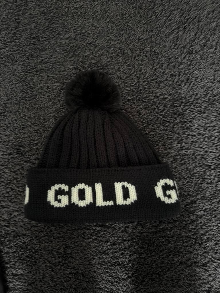Goldbergh Muts Zwart Wit met Pompon, Ophalen of Verzenden, Zo goed als nieuw, Maat 38/40 (M), Muts