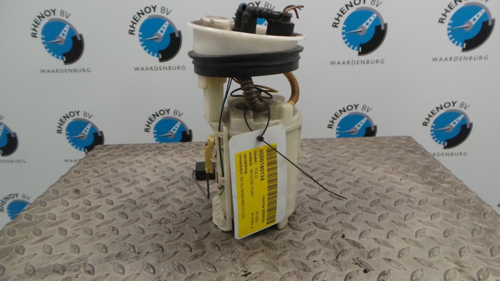 VOLKSWAGEN POLO BRANDSTOF POMP VOOR DE INJECTOR 2001, Ophalen of Verzenden, Gebruikt, Stiba lid