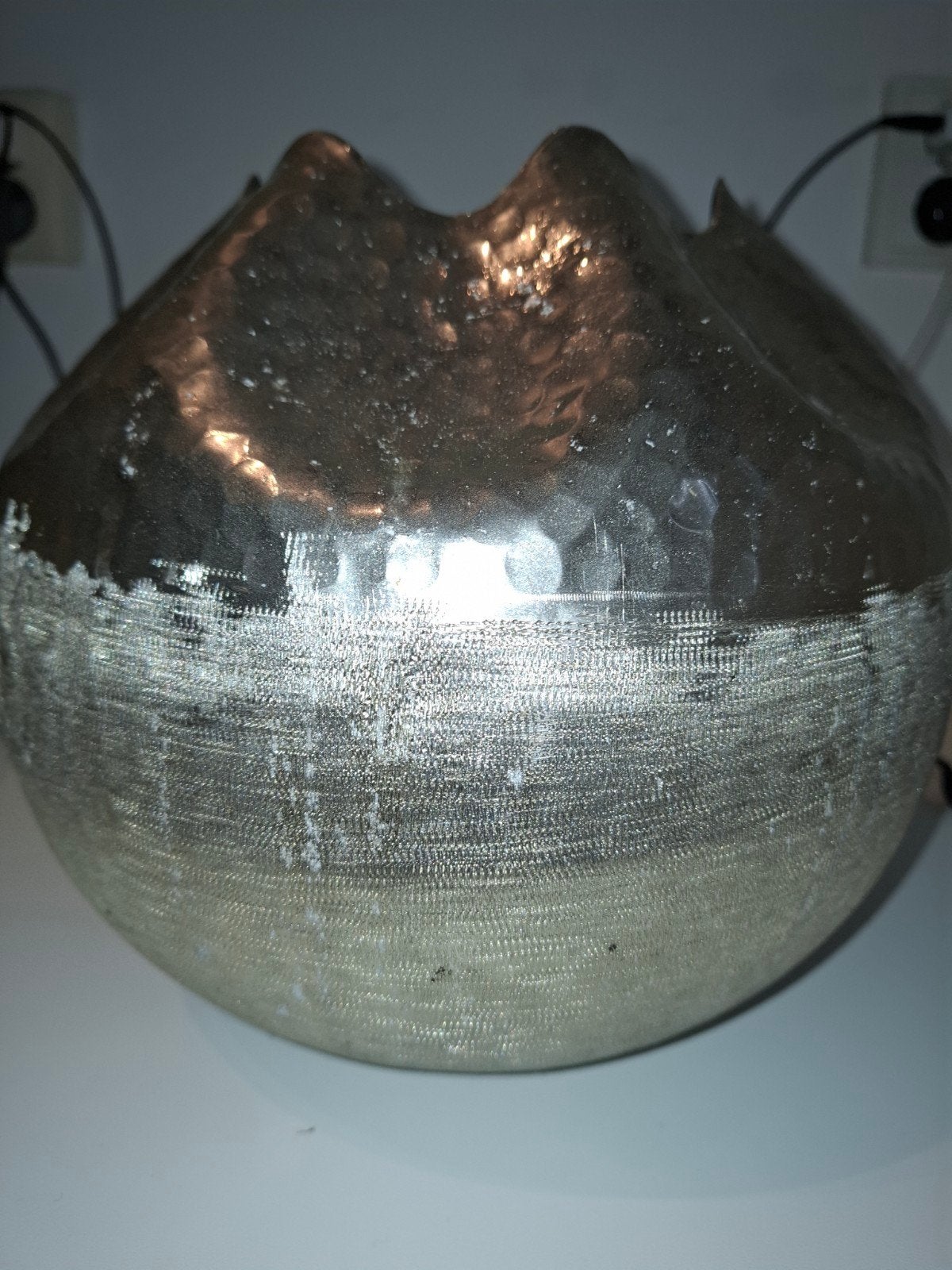 Bijzonder mooie plantenpot van geklopt metaal ziverkleurig, Rond, Ophalen of Verzenden, Zo goed als nieuw, Plantenpot of Plantenbak