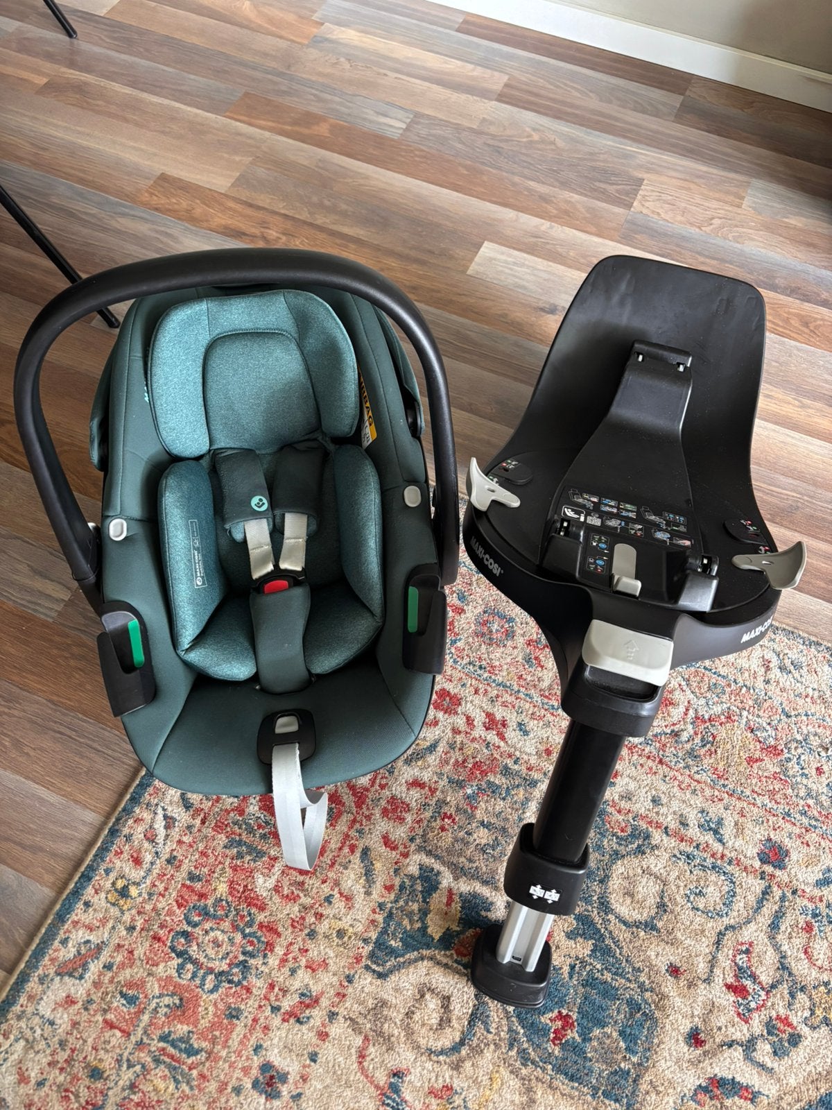 Maxi-Cosi Pebble 360 groen + FamilyFix 360 ISOFIX, Ophalen, Zo goed als nieuw, Isofix, 0 t/m 13 kg