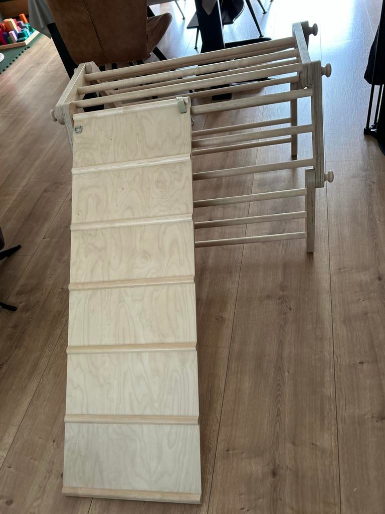Ette Tete Fipitri Houten Klimrek met Glijbaan - Montessori, Kinderen en Baby's, Speelgoed | Houten speelgoed, Zo goed als nieuw