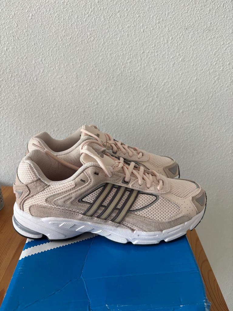 Adidas response cl 40 2/3, Ophalen, Adidas, Nieuw, Sneakers of Gympen
