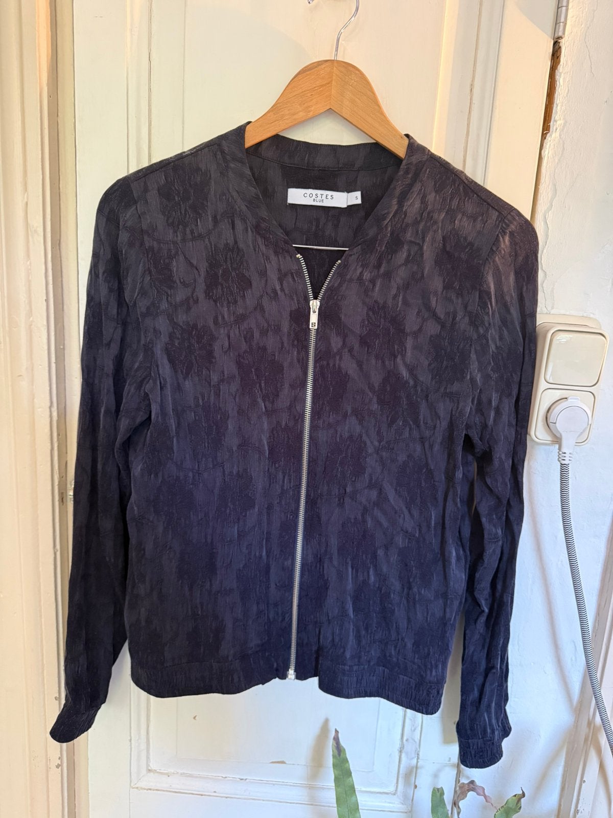 Donkerblauw jasje Costes maat S met motief, Kleding | Dames, Ophalen of Verzenden, Zo goed als nieuw, Maat 38/40 (M), Blauw