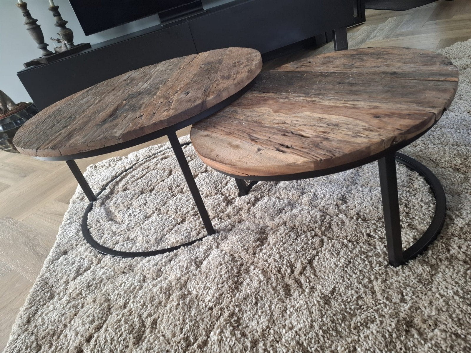 Set van 2 robuuste salontafels van gerecycled hout, Gebruikt, 50 tot 100 cm, Rond, 50 tot 100 cm
