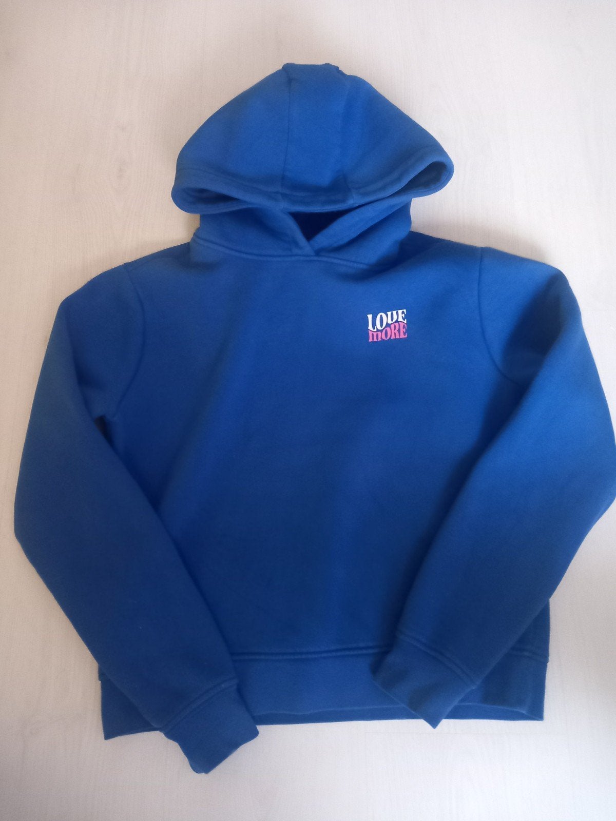 Amy & Ivy Hoodie XS - Blauw met 'Love More' print, Kleding | Dames, AMY&IVY, Blauw, Ophalen of Verzenden, Zo goed als nieuw