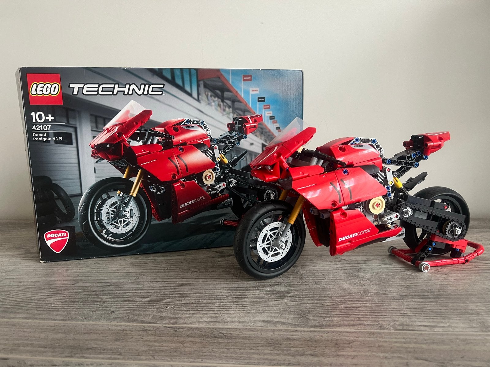 LEGO Technic Ducati Panigale V4 R - Zo goed als nieuw, 1:50 of kleiner, Overige typen, Zo goed als nieuw, Ophalen
