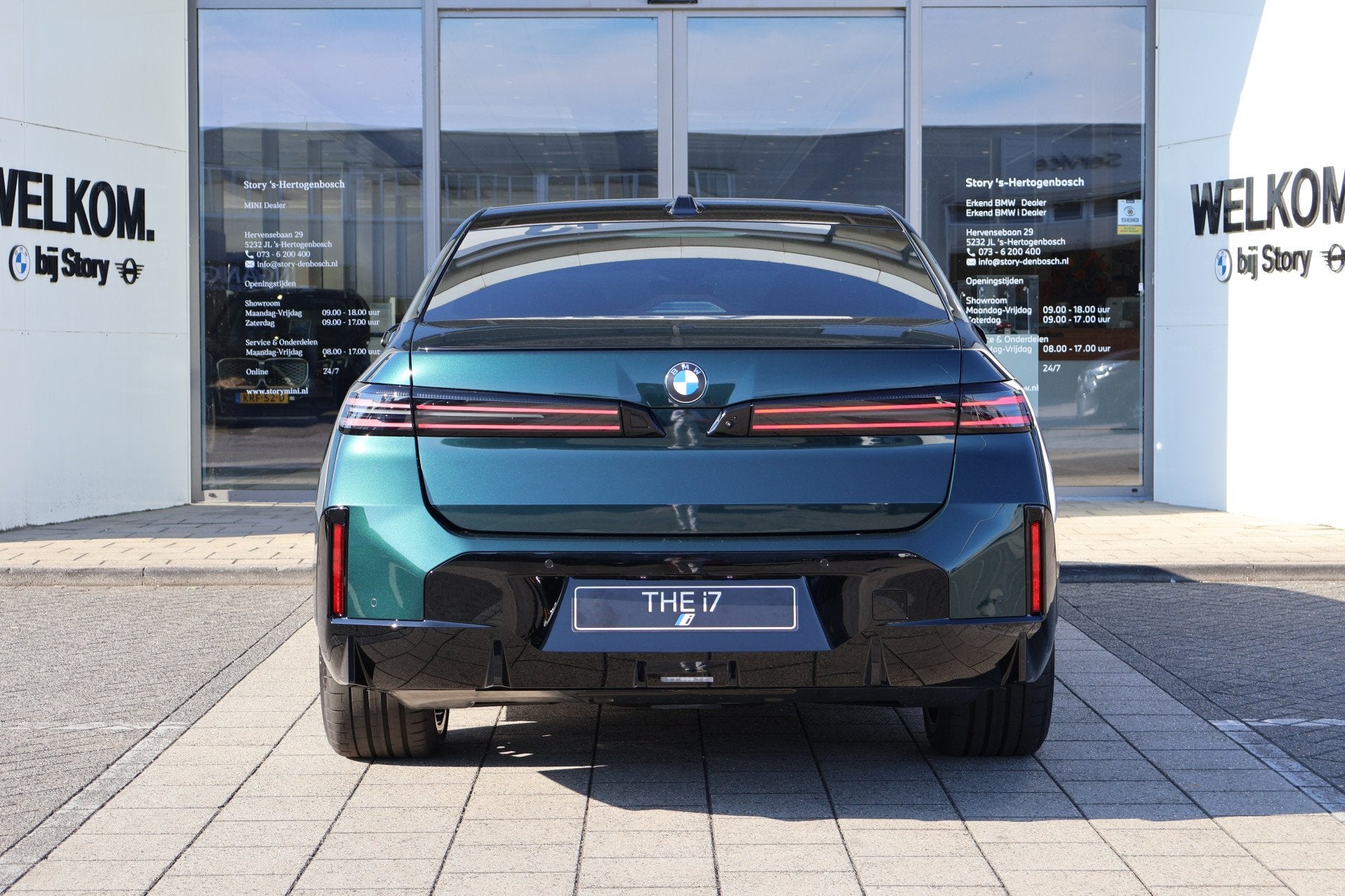 BMW i7 60 xDrive M Sport / Panoramadak Sky Lounge / Trekhaak, Auto's, Automaat, Dealer onderhouden, Panoramadak, 2670 kg