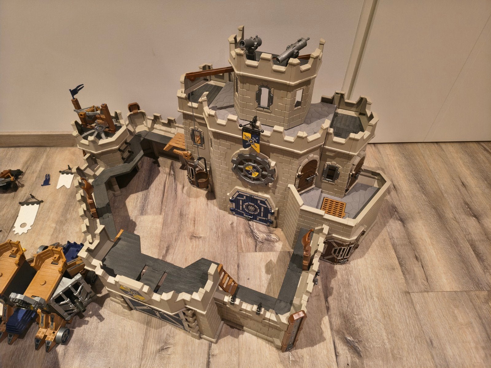 Playmobil Kasteel en Tovertoren met veel accessoires, Ophalen of Verzenden, Gebruikt, Jongen of Meisje