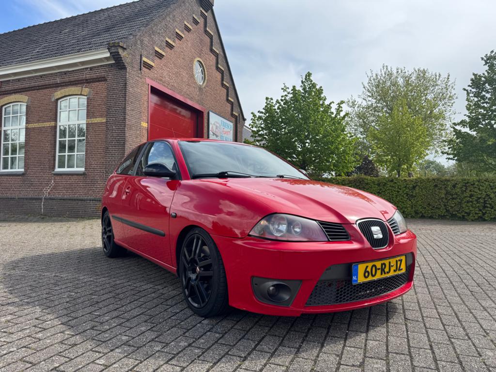 Seat Ibiza 1.8 20VT 132KW 3DRS 2005 Rood, Auto's, Seat, Particulier, Ibiza, Benzine, E, Hatchback, Handgeschakeld, Origineel Nederlands