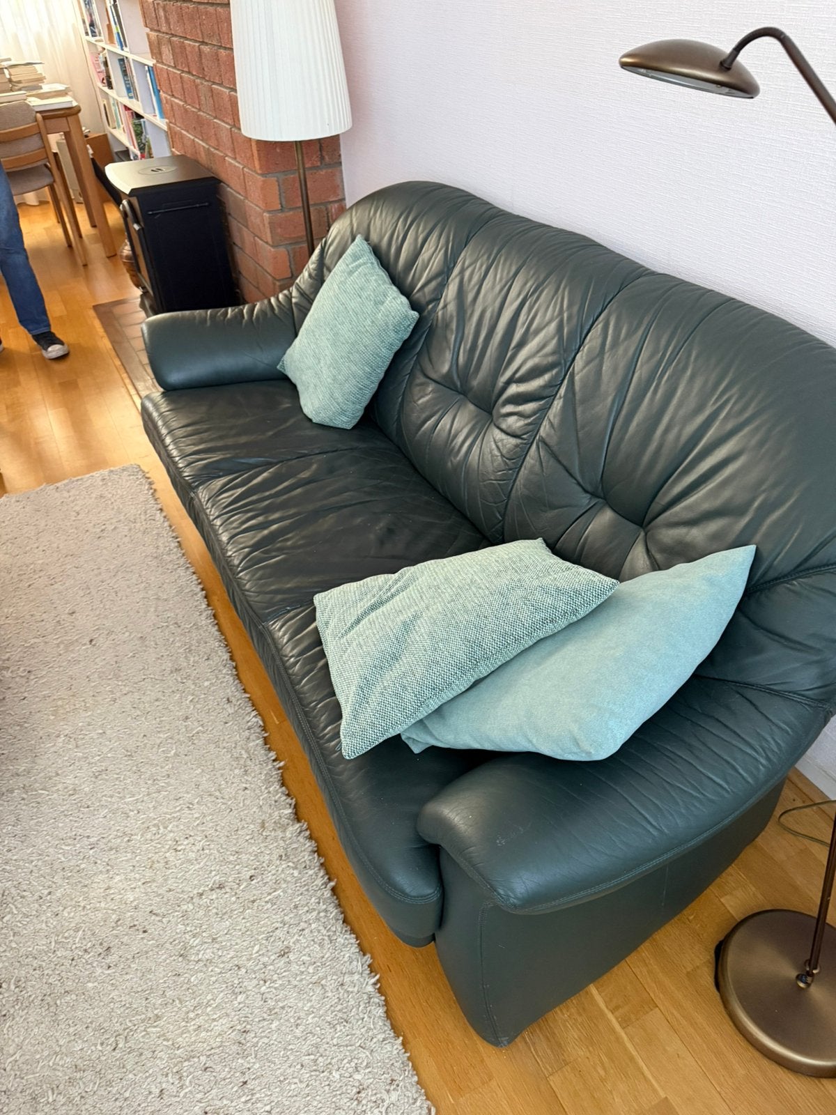 Lederen bank, Huis en Inrichting, Ophalen, Zo goed als nieuw, 75 tot 100 cm, Tweepersoons