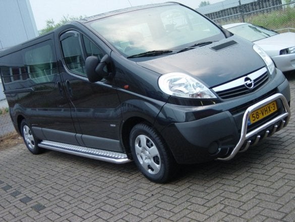 Opel Vivaro Sidebars met aluminium treeplanken traanplaat