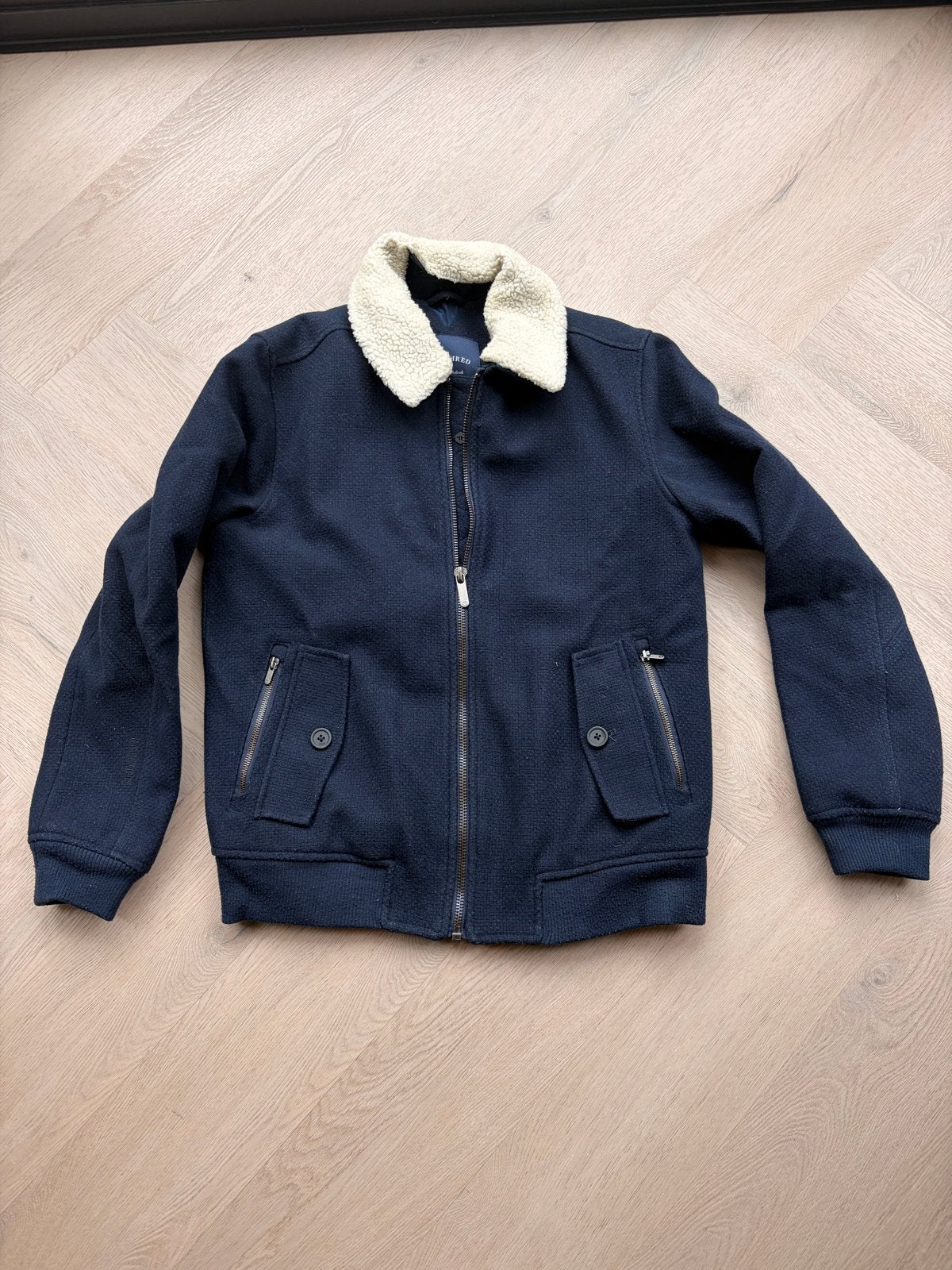 Donkerblauwe jas met teddy kraag - REQUIRED, Ophalen of Verzenden, Gedragen, Maat 52/54 (L), Blauw