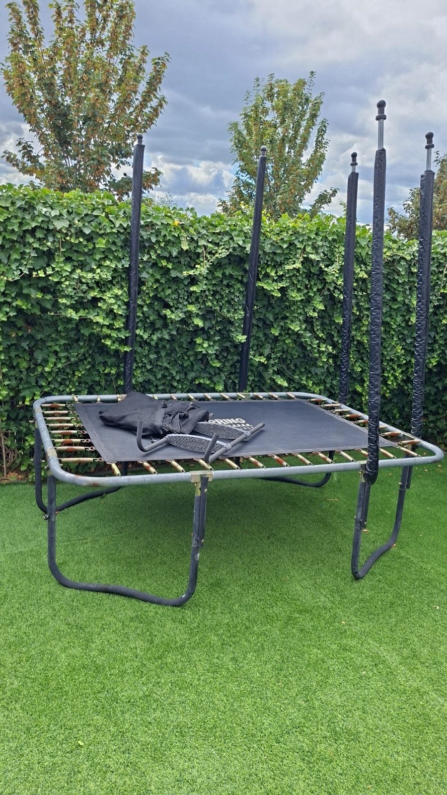 Gratis Spring Trampoline 150x214cm, Kinderen en Baby's, Speelgoed | Buiten | Trampolines, Ophalen, Gebruikt
