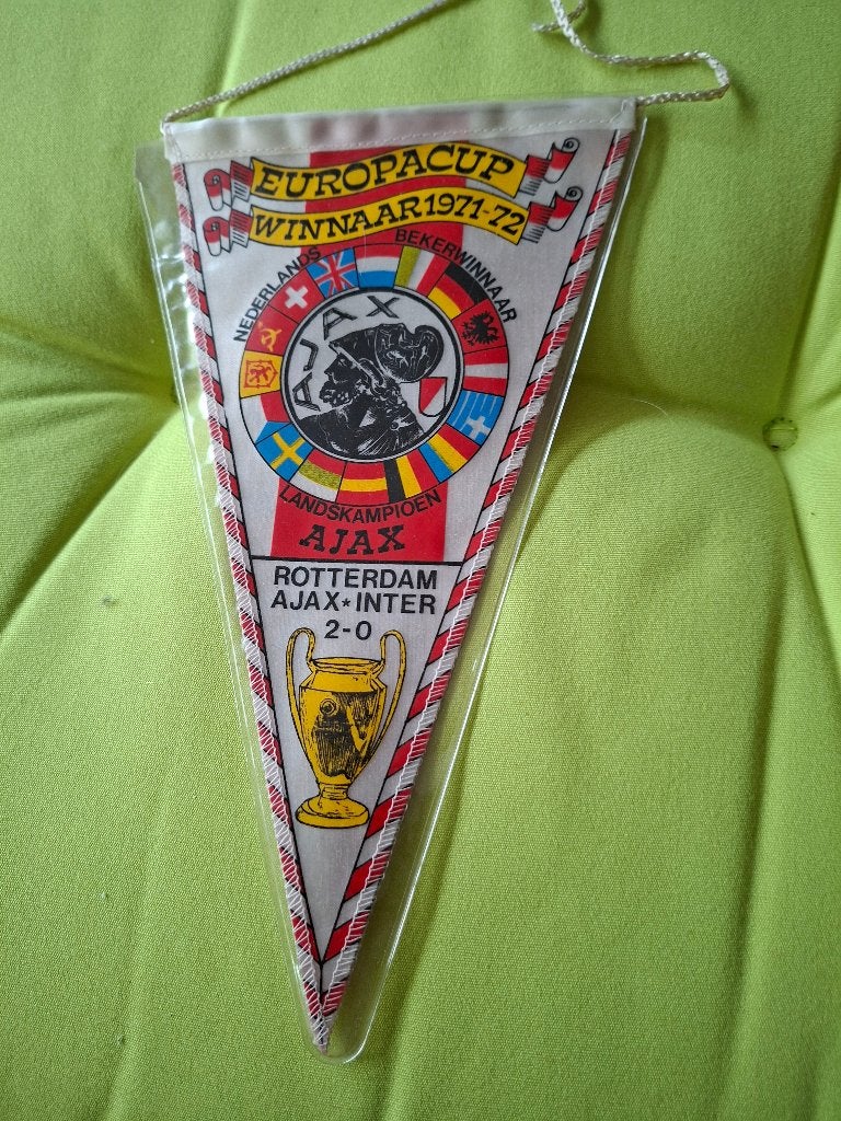 Vaantje winnaar Europacup 1972 Ajax  Inter, Ophalen of Verzenden, Zo goed als nieuw, Ajax, Vaantje of Sjaal