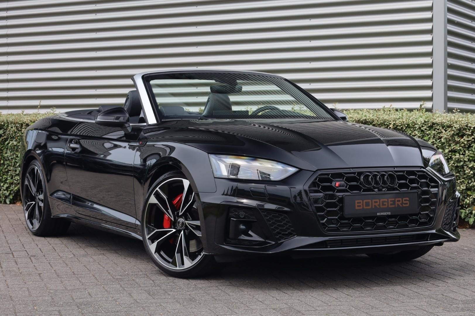 Audi S5 Cabrio Competition Plus B&O l Head-up l S-stoelen, Auto's, Audi, Automaat, Dealer onderhouden, Stof, Gebruikt